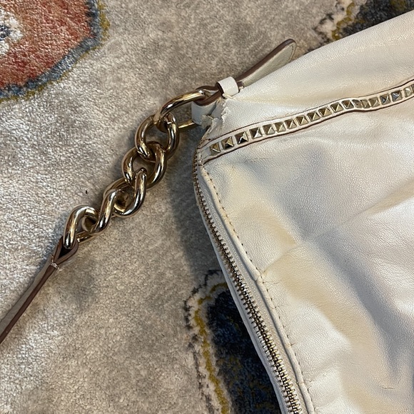 Guess purse - Picture 5 of 6